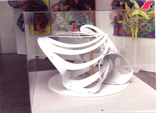 Werk Stellas bei Ausstellung 2001